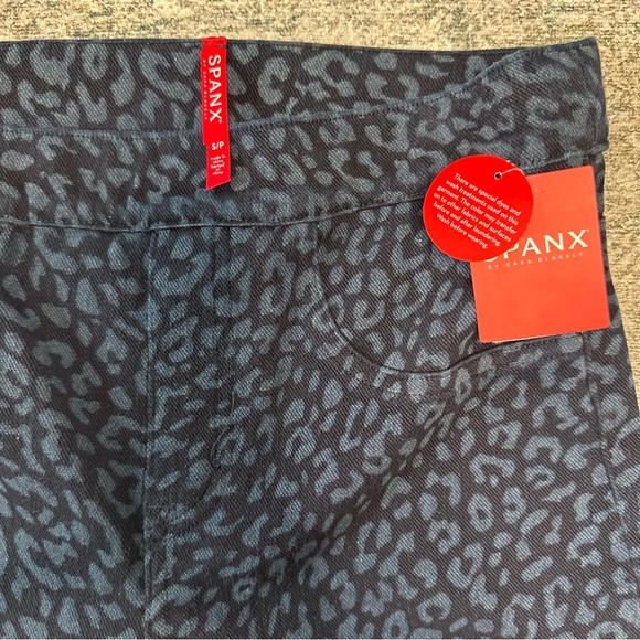 🆕SPANX Leopard High Rise Pull On Jeggings Size Small - Picture 3 of 5